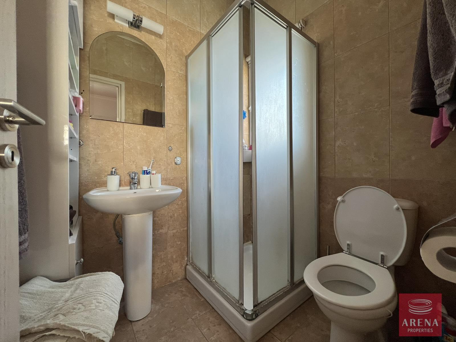 0-02-05-b4bafdc1bd814be162a6b86e73d096bd6589dd8adea5d2402afa611f0bee009b_da3239a0da548a7d-1