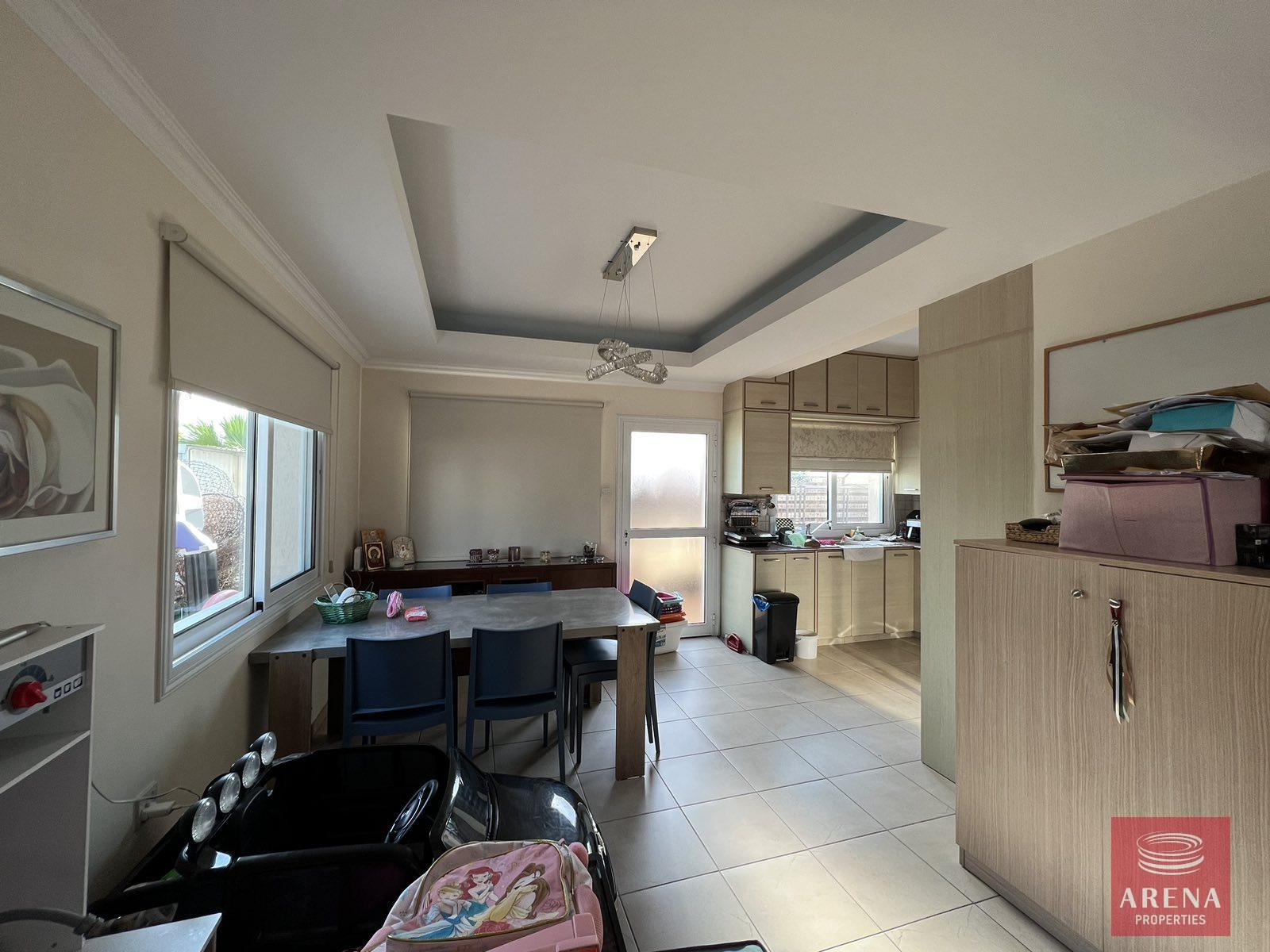 0-02-05-be5872e379734351b0aa1b4b1043bf63ea495fd7fbb8e6025d8620600316cc3a_fe3de06428fec12f-1