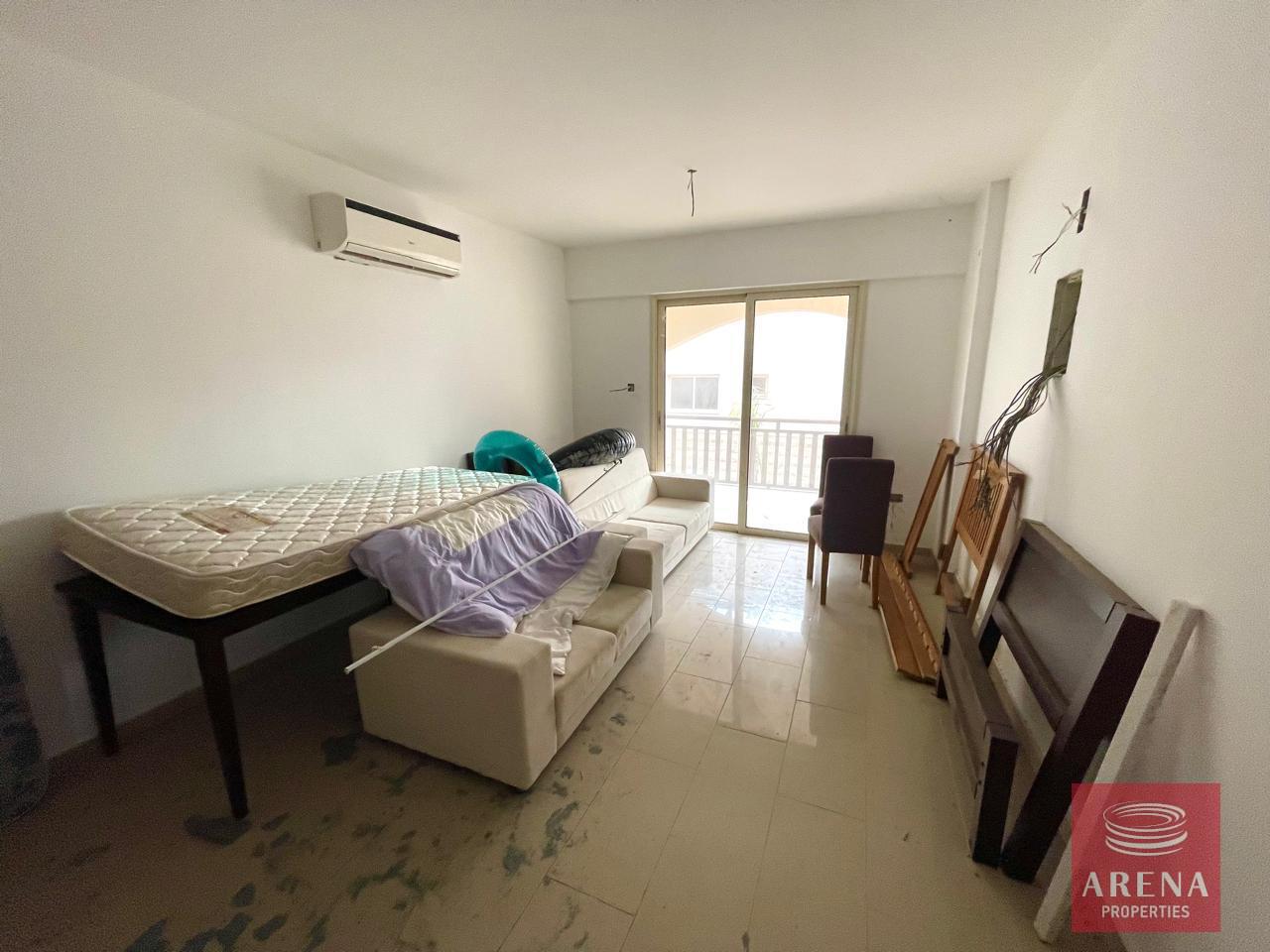 1-1-BED-APT-TERSEFANOU-8956