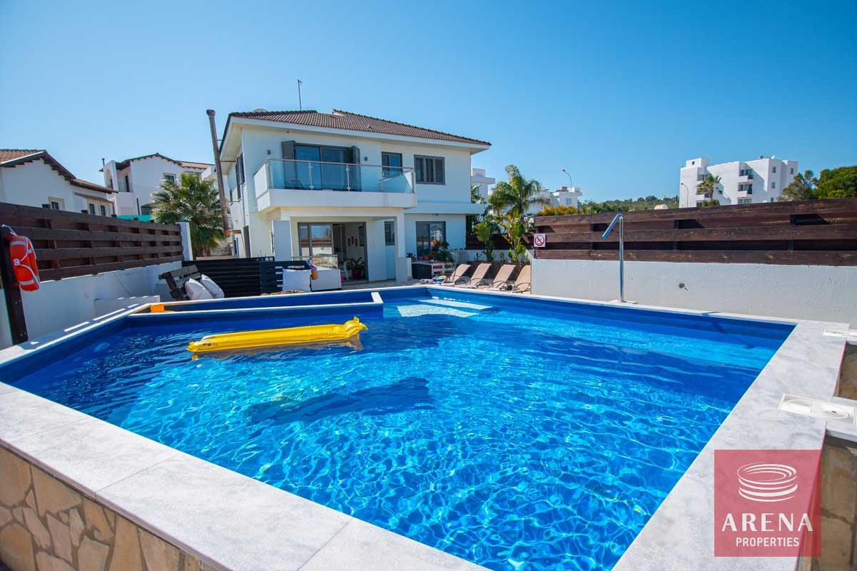 1-1-villa-in-cape-greco-2908