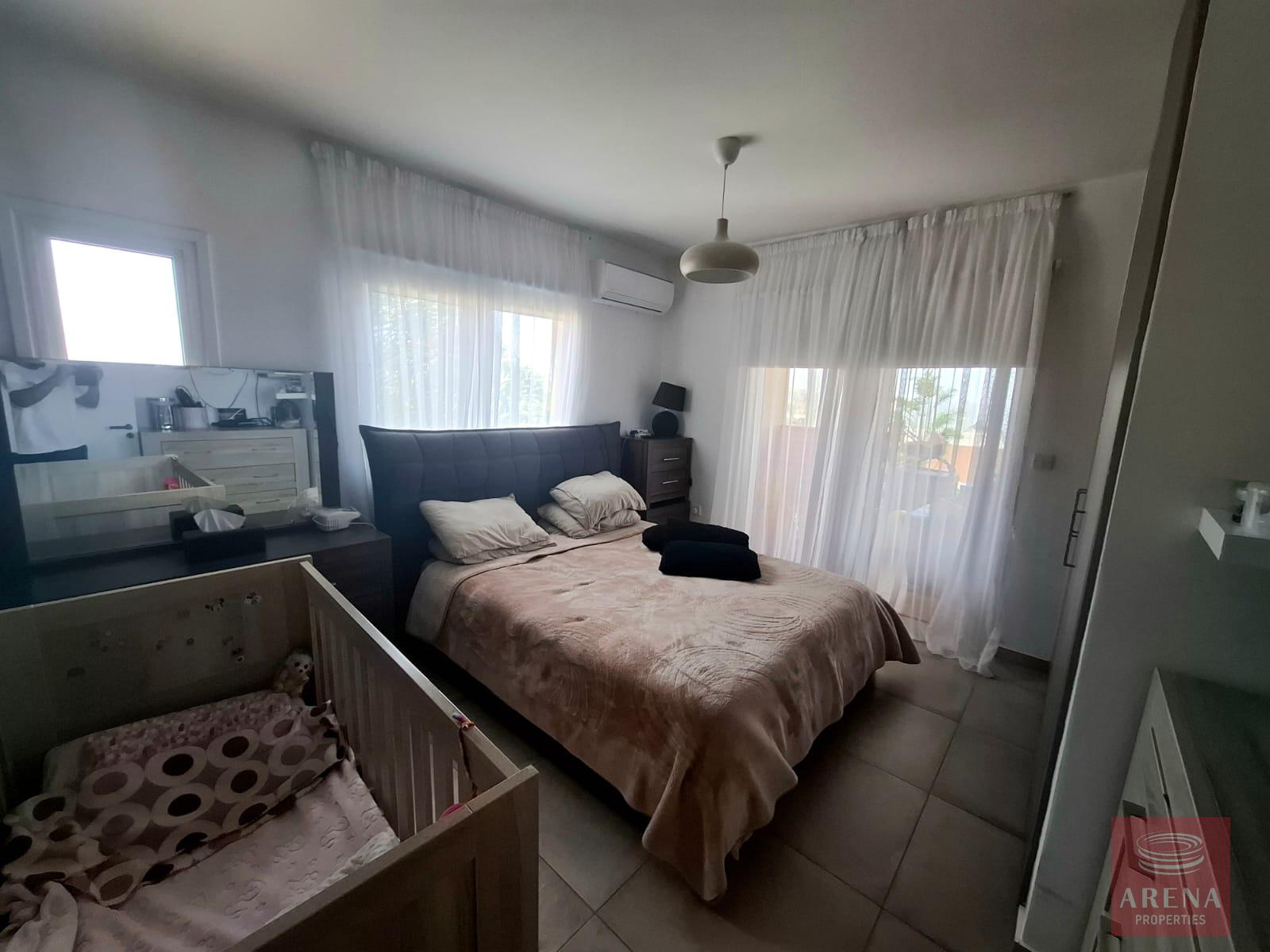 1-2-BED-APT-DERYNIA-9447-12