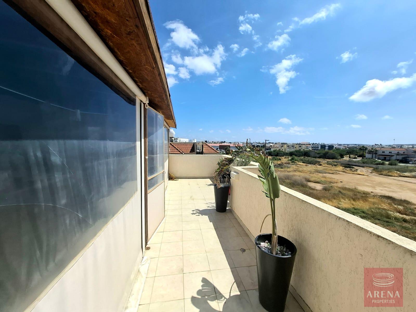 1-2-BED-APT-DERYNIA-9447-5