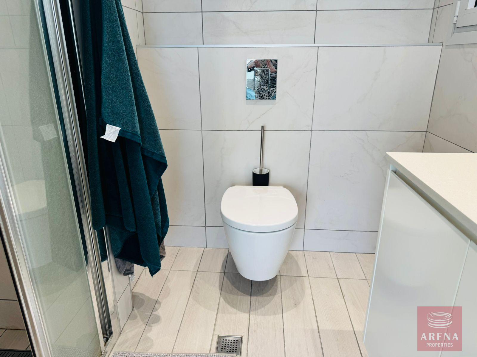 1-2-BED-APT-FOR-RENT-MAKENZY-9685-25