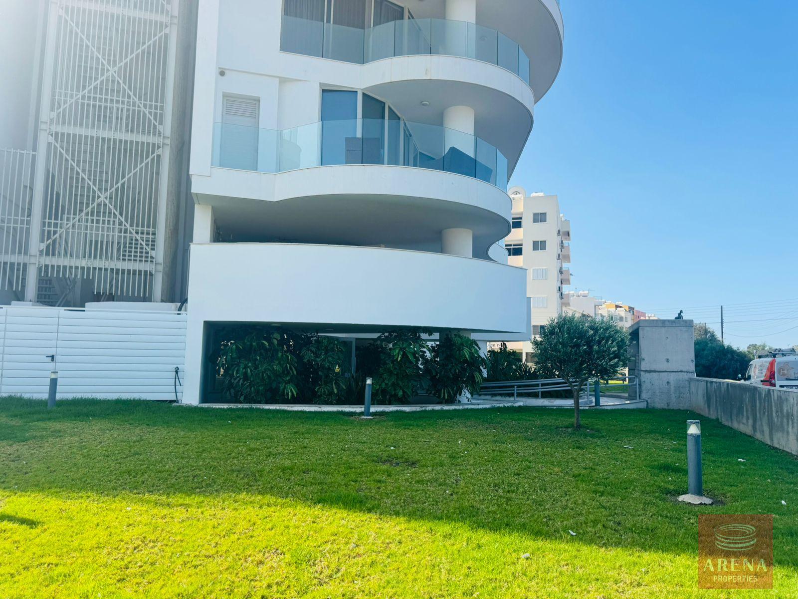 1-2-BED-APT-FOR-RENT-MAKENZY-9685-3