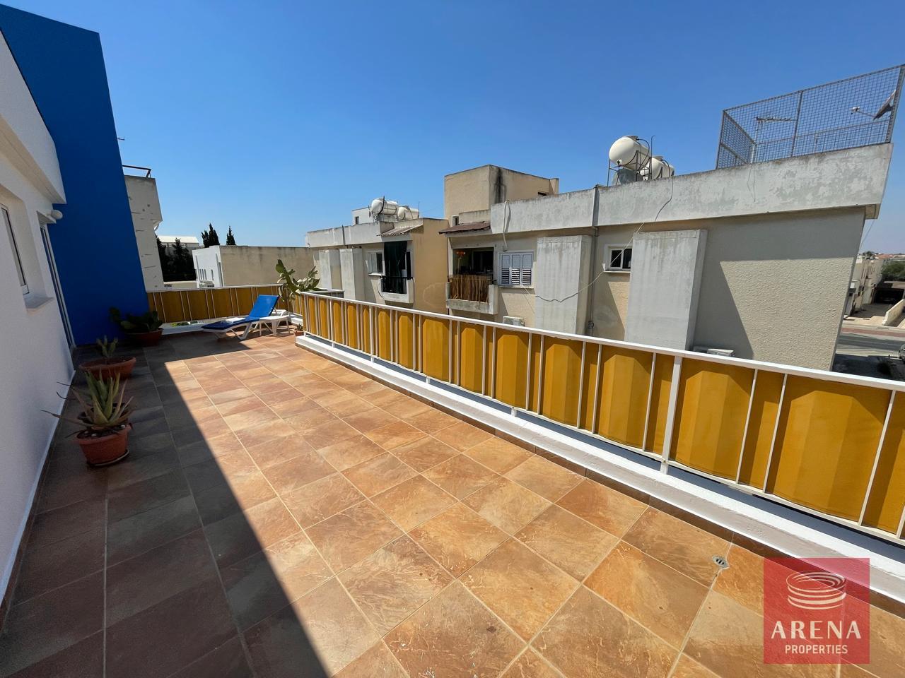 1-2-BED-APT-PARALIMNI-8509