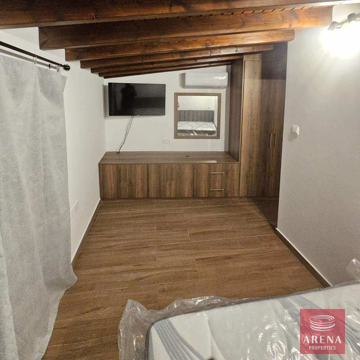 1-2-bed-house-mazotos-9280-7