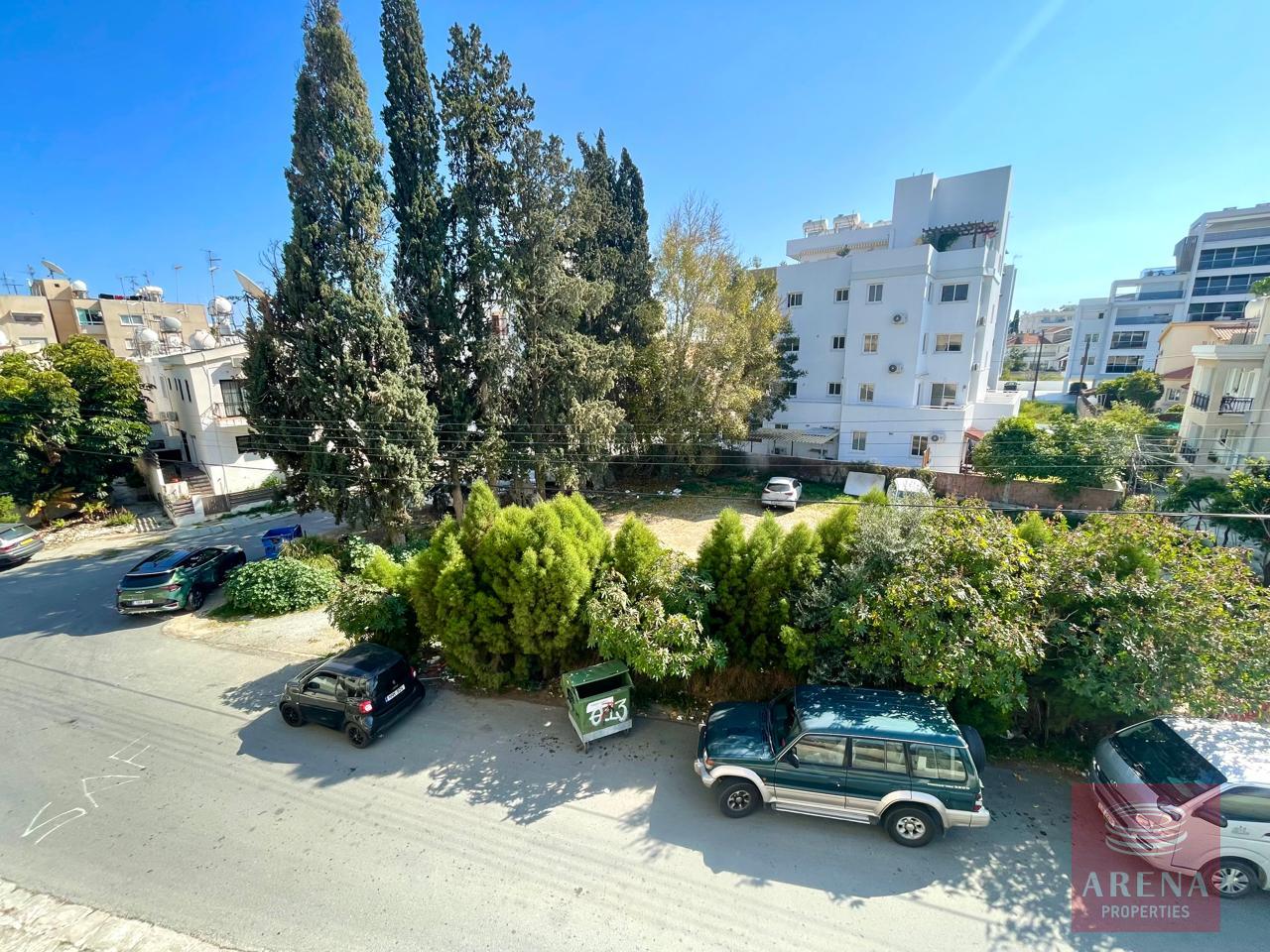 1-3-BED-APT-FANEROMENI-9325-11