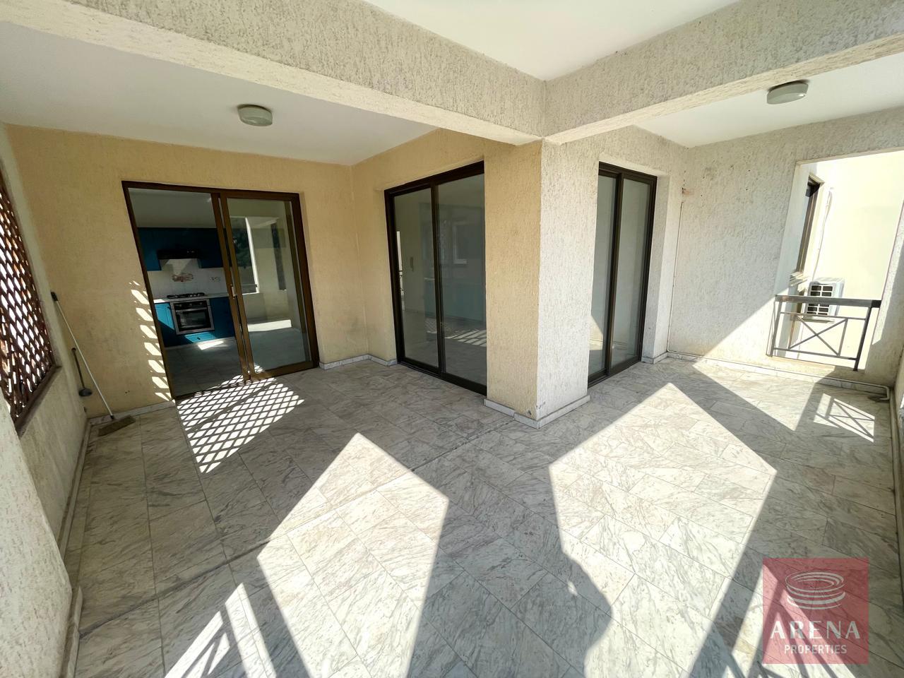 1-3-BED-APT-FANEROMENI-9325-14