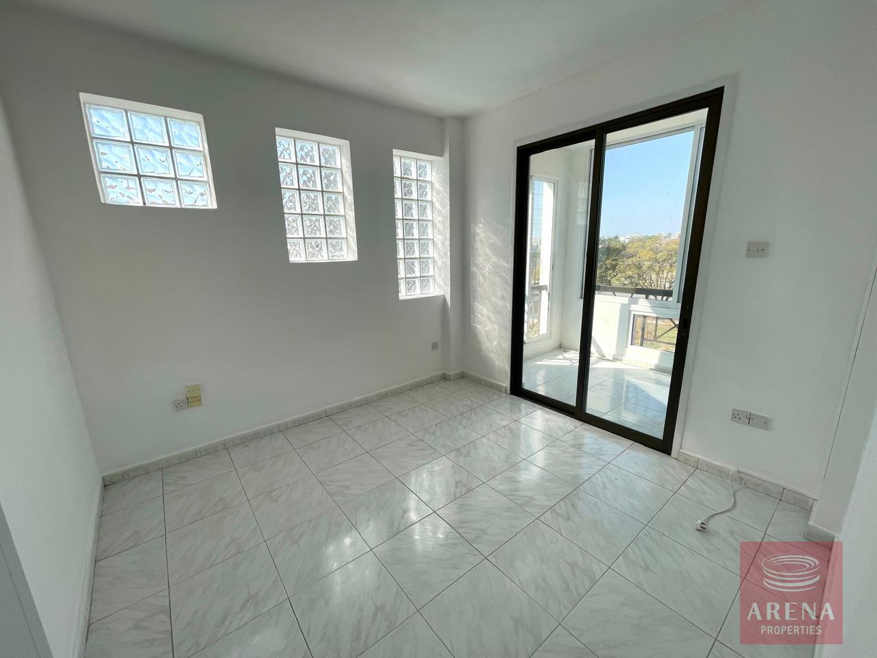 1-3-BED-APT-FANEROMENI-9325-21