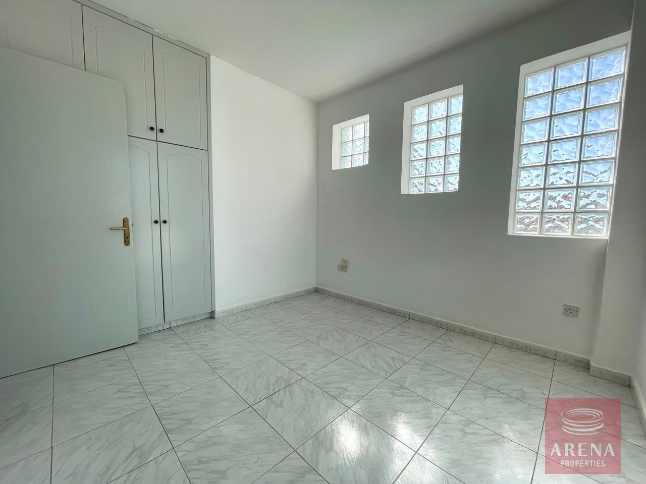 1-3-BED-APT-FANEROMENI-9325-22