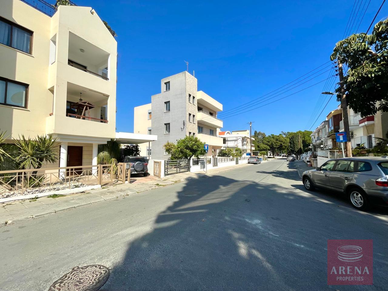 1-3-BED-APT-FANEROMENI-9325-5
