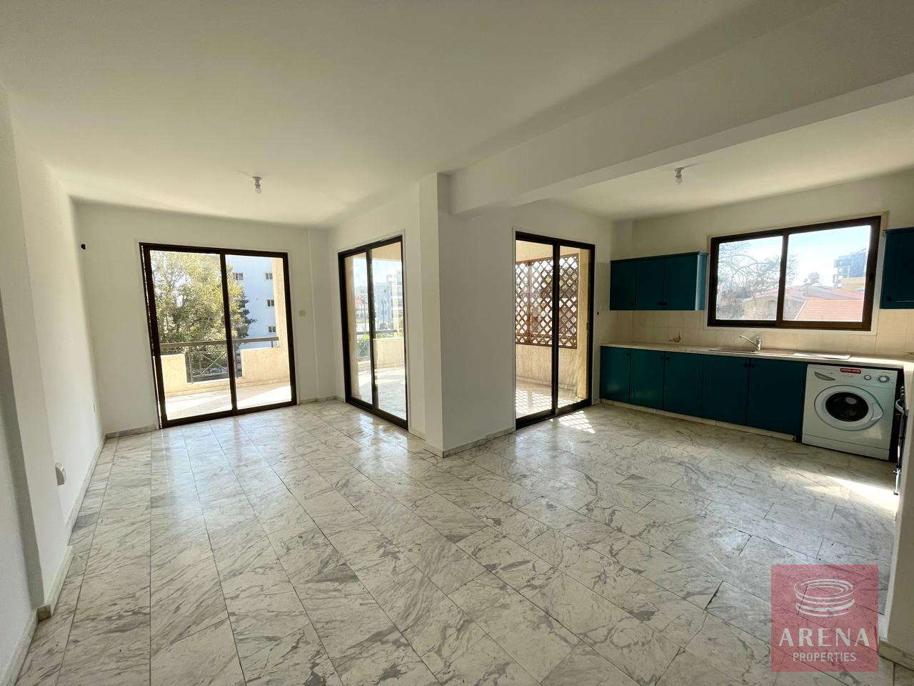 1-3-BED-APT-FANEROMENI-9325-6