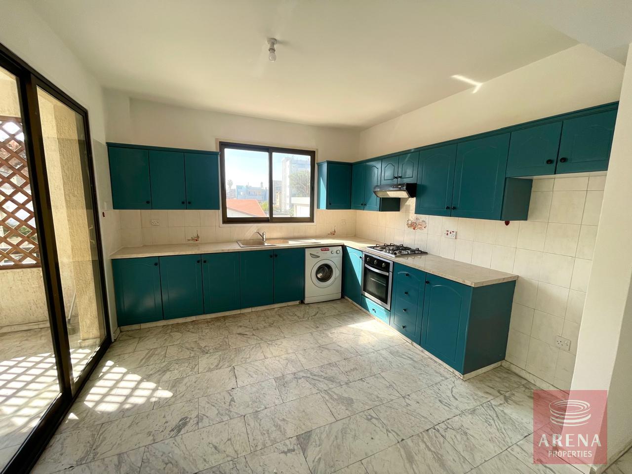 1-3-BED-APT-FANEROMENI-9325-7