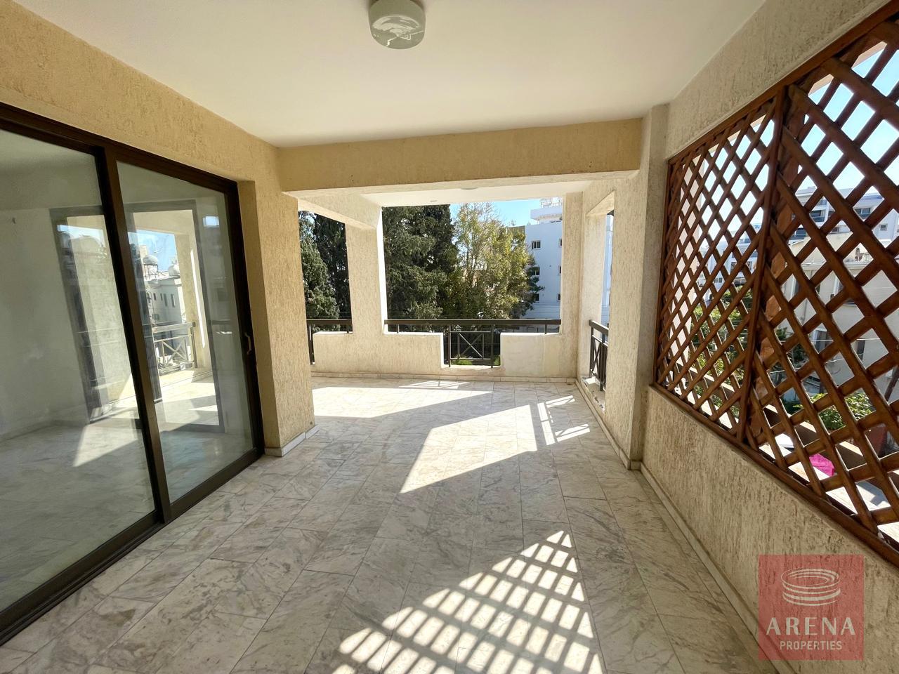 1-3-BED-APT-FANEROMENI-9325-9