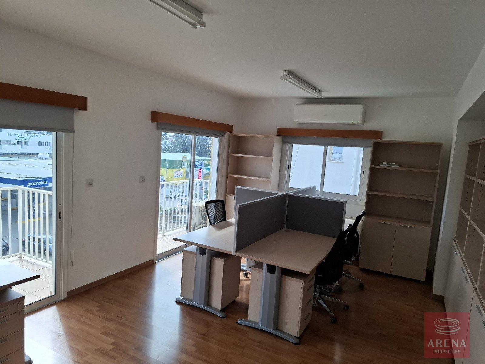 1-3-BED-APT-STROVOLOS-9889-10-1