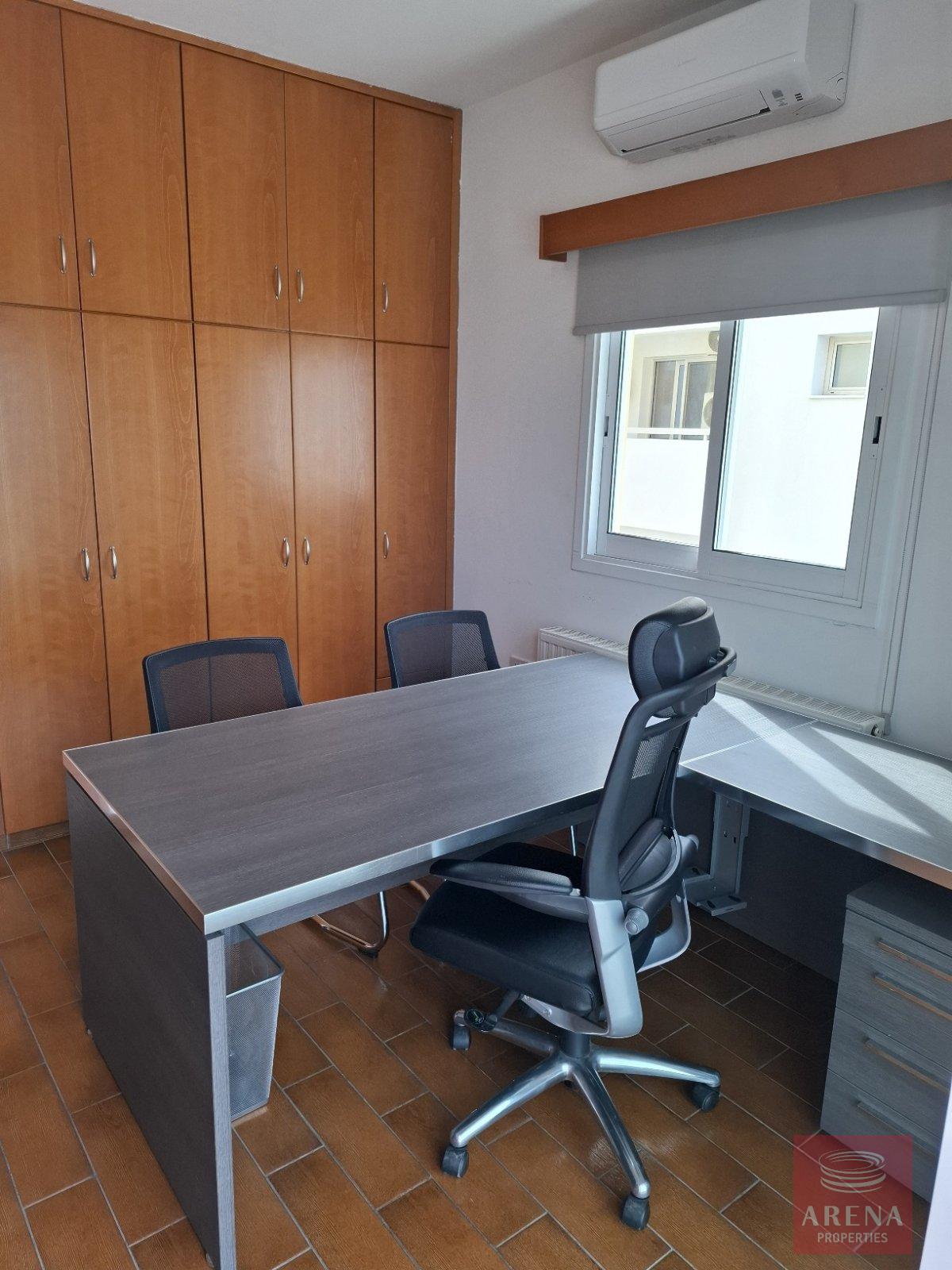 1-3-BED-APT-STROVOLOS-9889-24-1