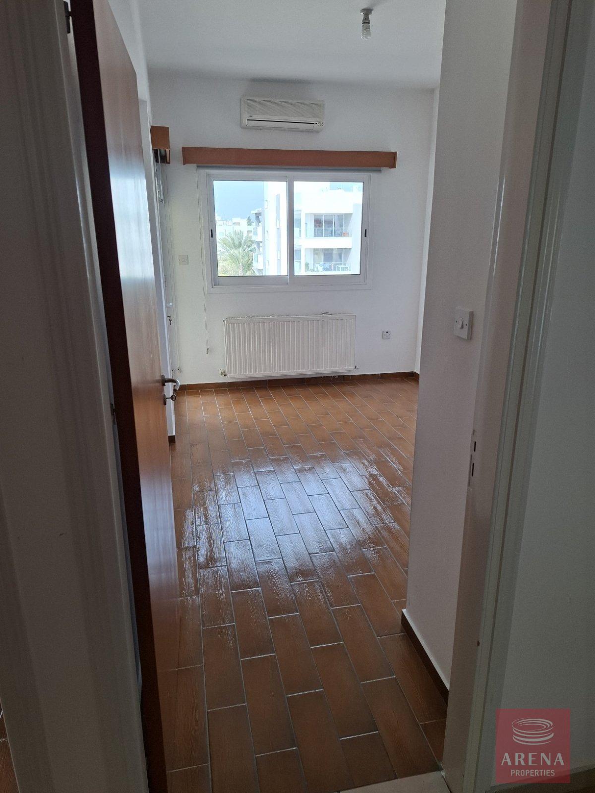 1-3-BED-APT-STROVOLOS-9889-32-1