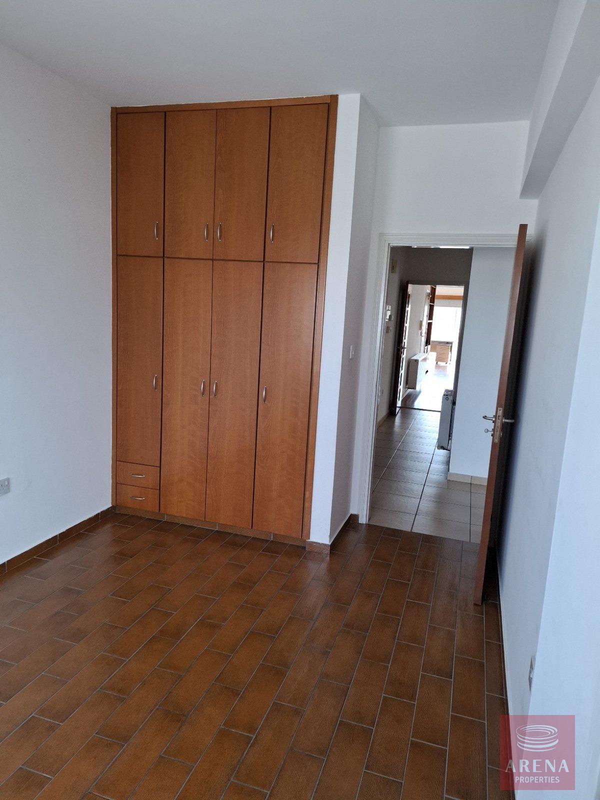 1-3-BED-APT-STROVOLOS-9889-34-1