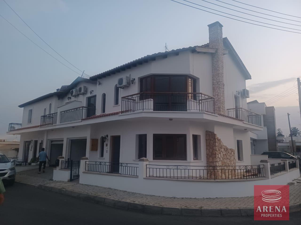 1-3-BED-VILLA-XYLOTIMBOU-8077