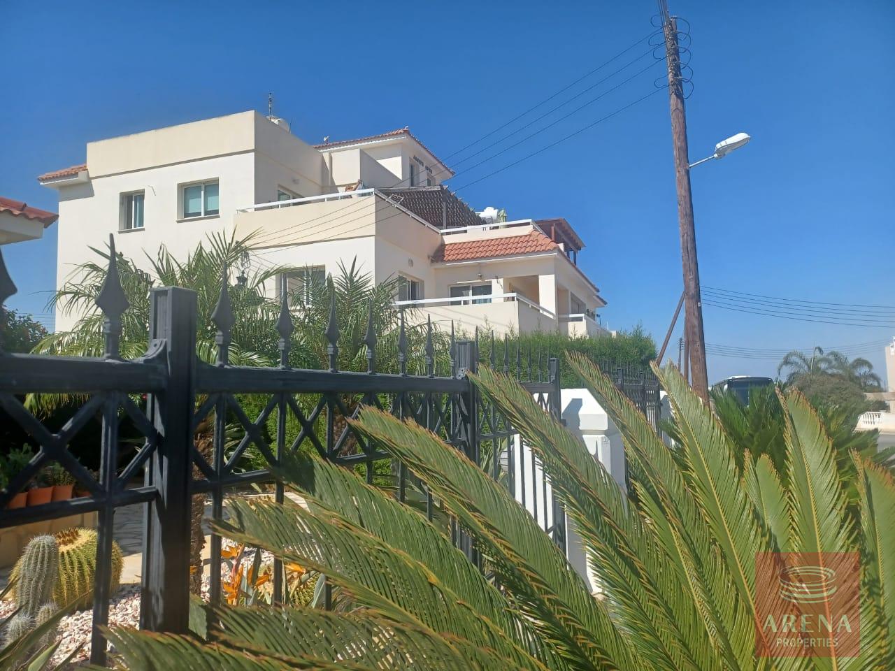 1-3-bed-apt-for-rent-Paralimni-7431-5
