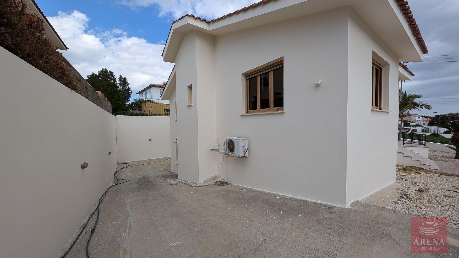 1-3-bed-bungalow-inmaroni-9468-26