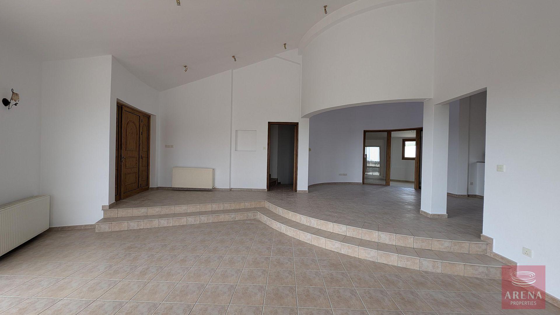 1-3-bed-bungalow-inmaroni-9468-4