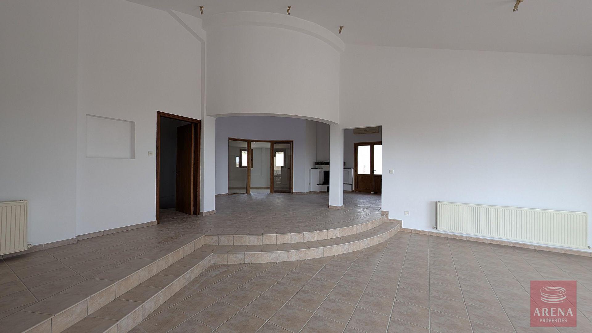 1-3-bed-bungalow-inmaroni-9468-6