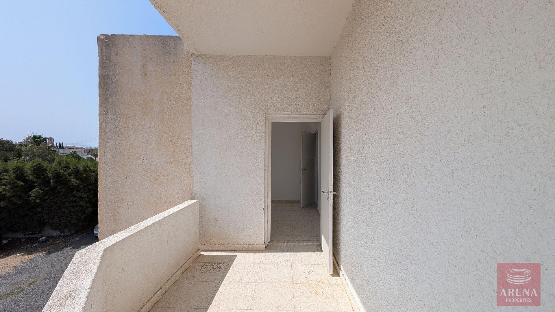 1-4-APTS-IN-PARALIMNI-9764-11-1