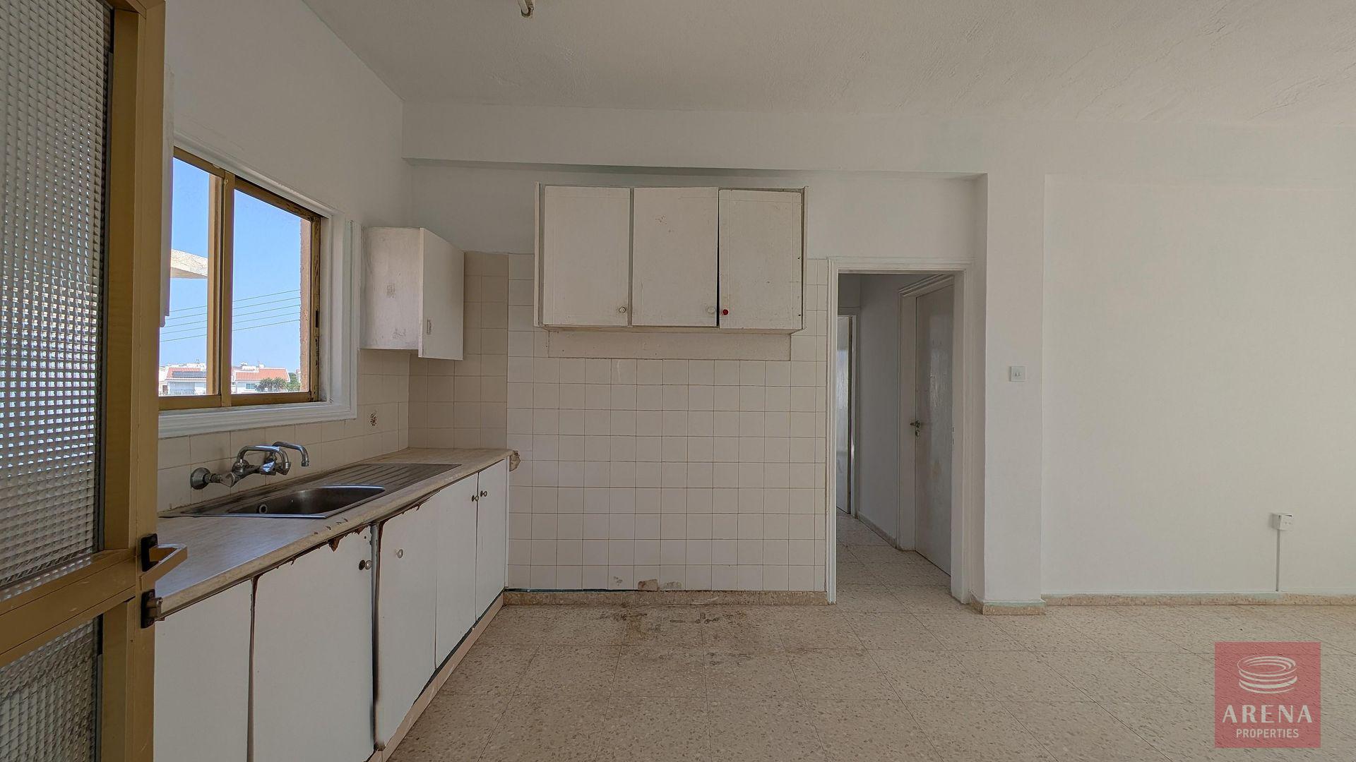 1-4-APTS-IN-PARALIMNI-9764-13-1