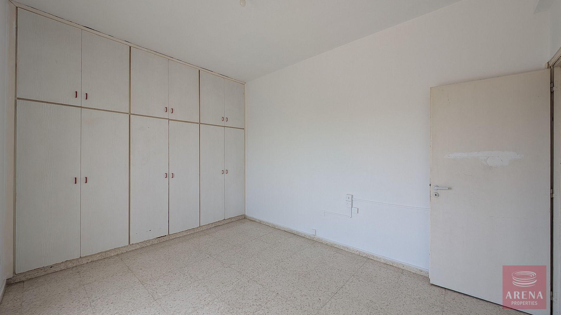 1-4-APTS-IN-PARALIMNI-9764-18-1