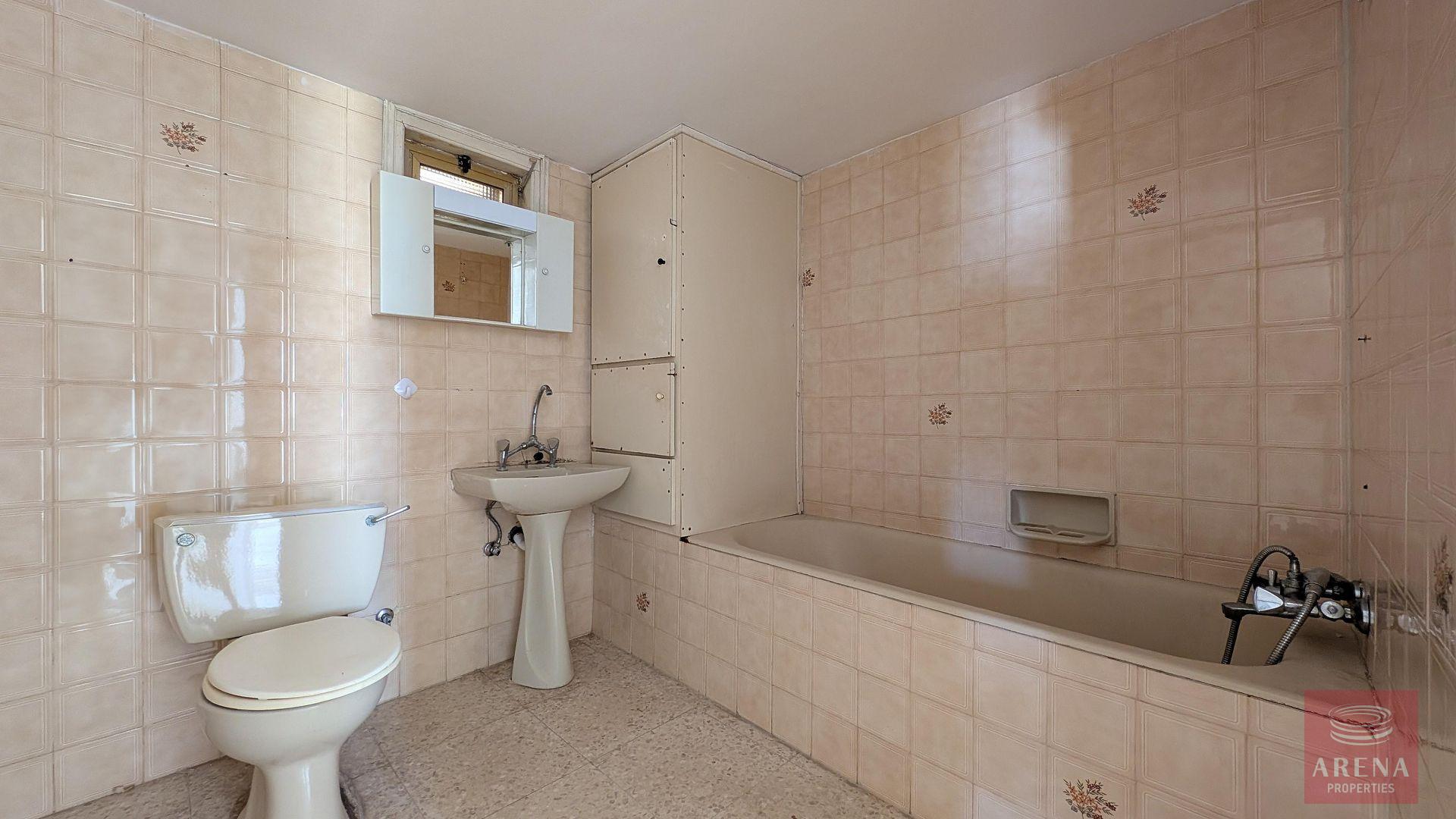 1-4-APTS-IN-PARALIMNI-9764-27-1