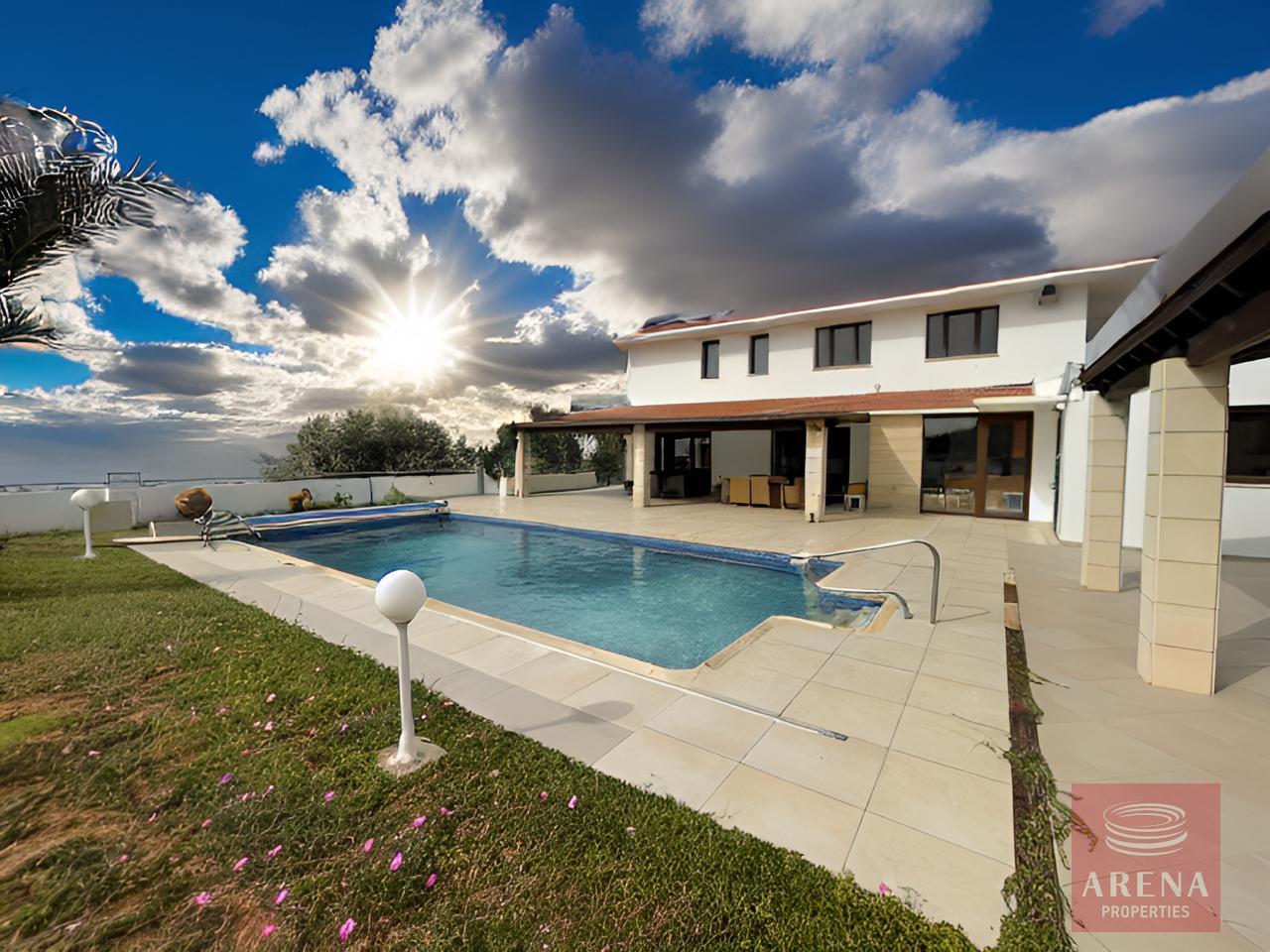 1-4-BED-VILLA-FOR-SALE-IN-AGIA-THEKLA-9489-1