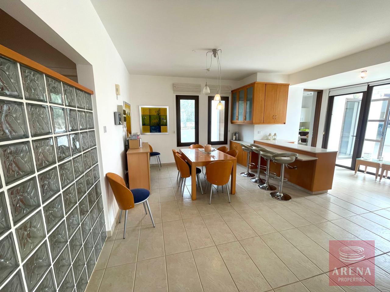 1-4-BED-VILLA-FOR-SALE-IN-AGIA-THEKLA-9489-11-1