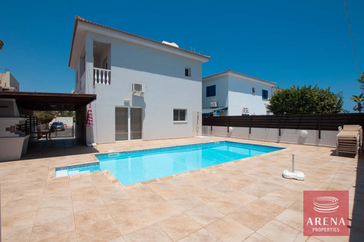 1-4-BED-VILLA-IN-AYIA-TRIADA-6483