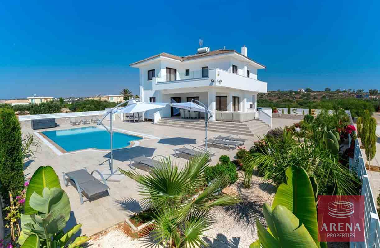 1-4-BED-VILLA-IN-CAPE-GRECO-FOR-SALE-6288