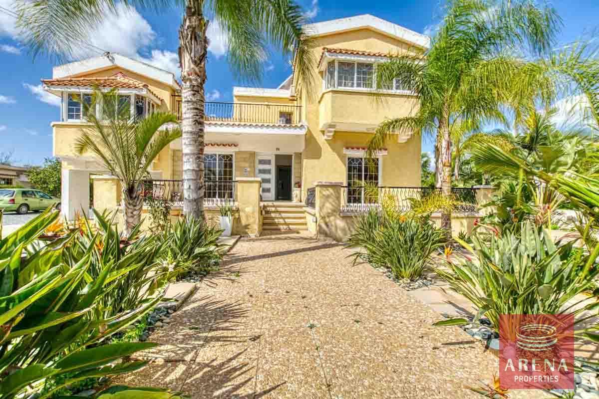 1-4-BED-VILLA-IN-PARALIMNI-6092-1