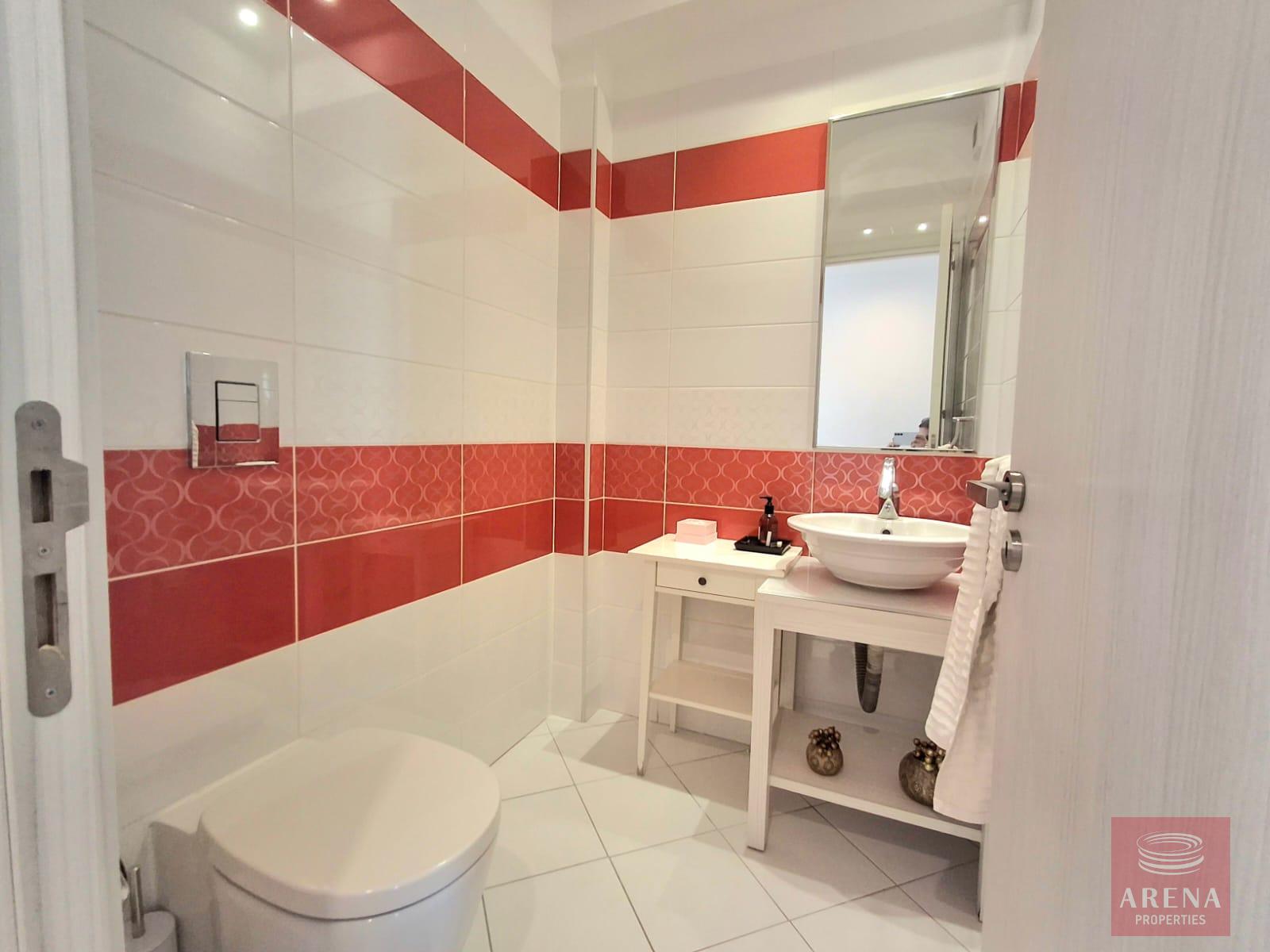 1-4-bed-apt-for-rent-9433-11