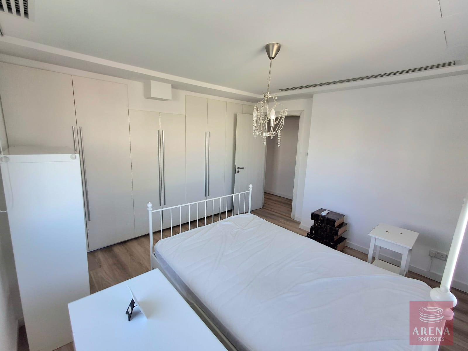 1-4-bed-apt-for-rent-9433-13