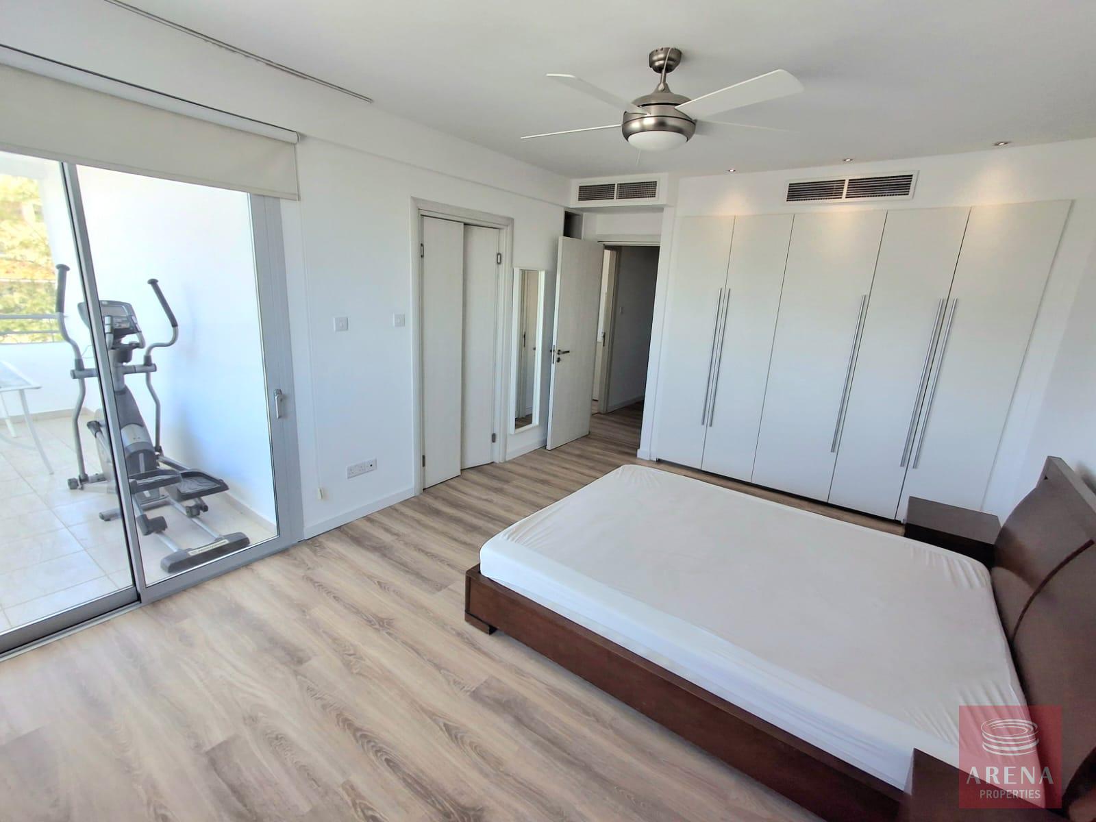 1-4-bed-apt-for-rent-9433-19