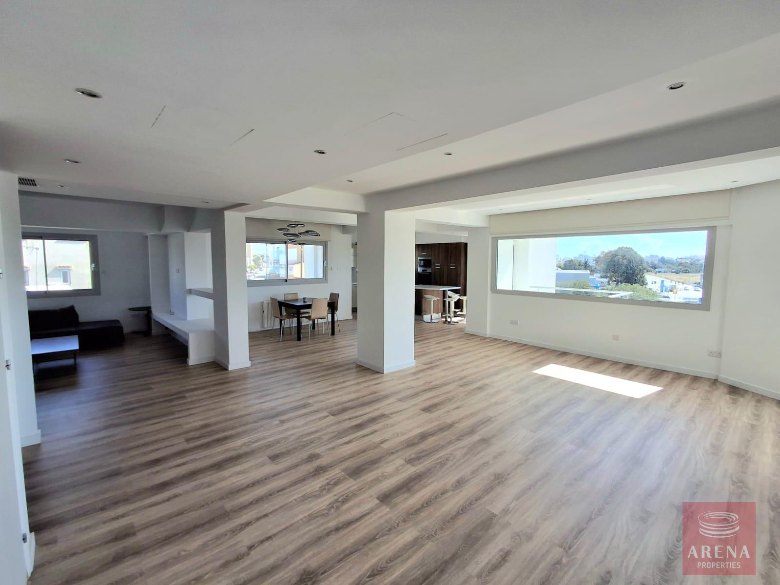 1-4-bed-apt-for-rent-9433-2