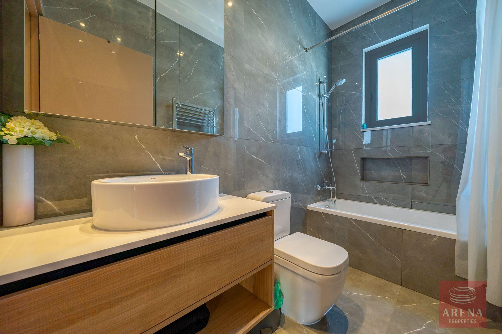 1-5-BED-BUNGALOW-9466-10