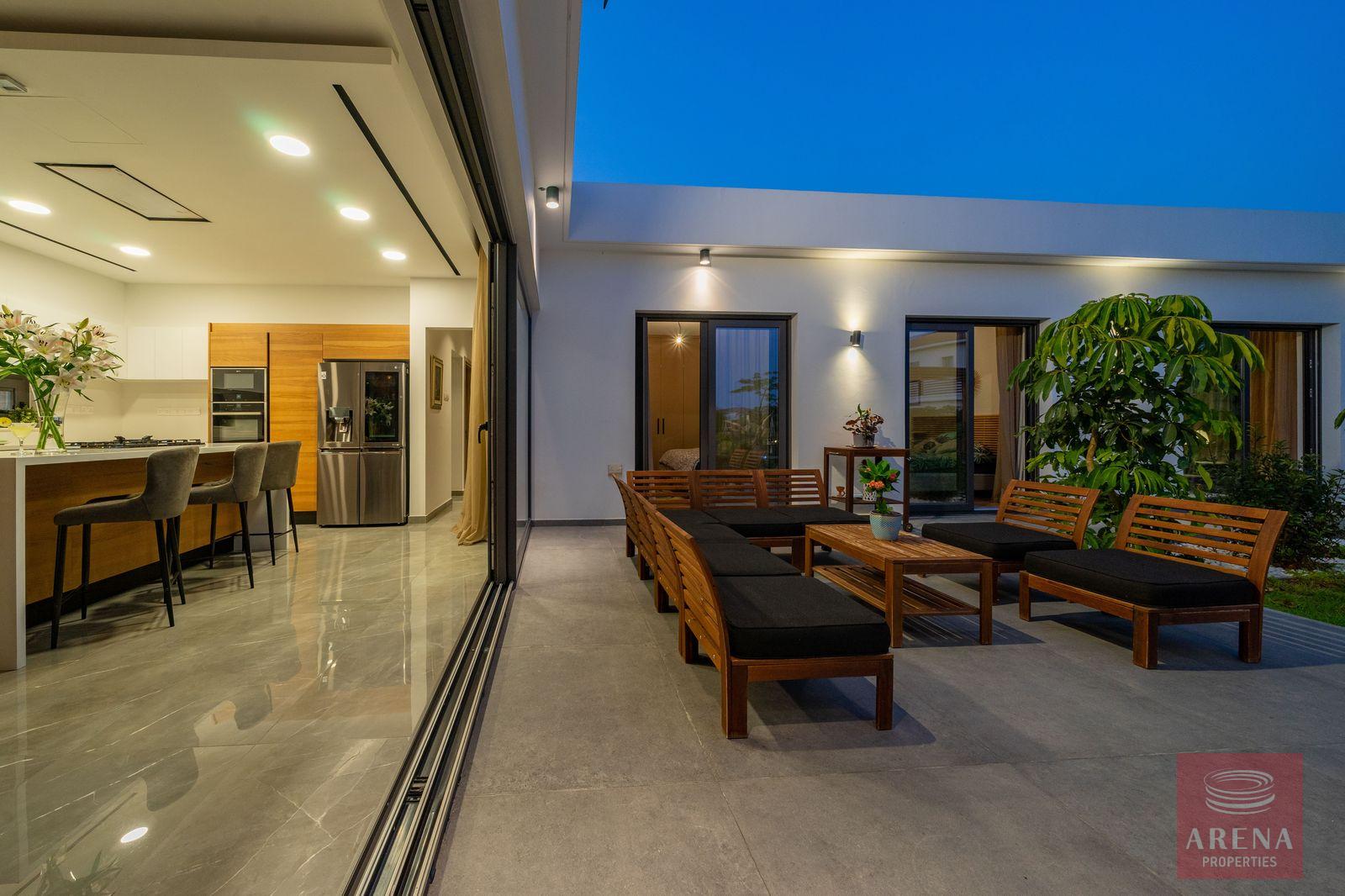 1-5-BED-BUNGALOW-9466-11