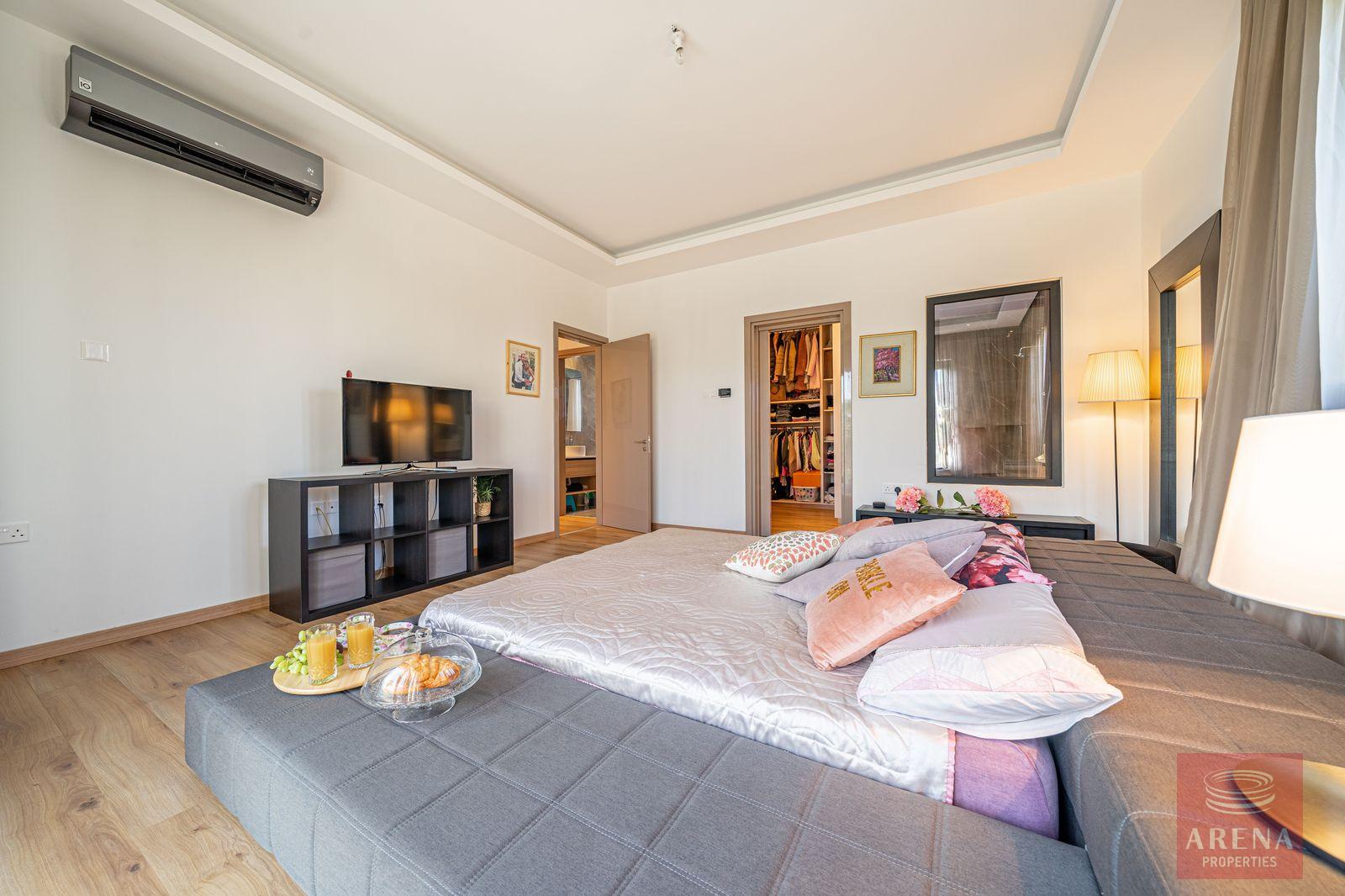 1-5-BED-BUNGALOW-9466-17