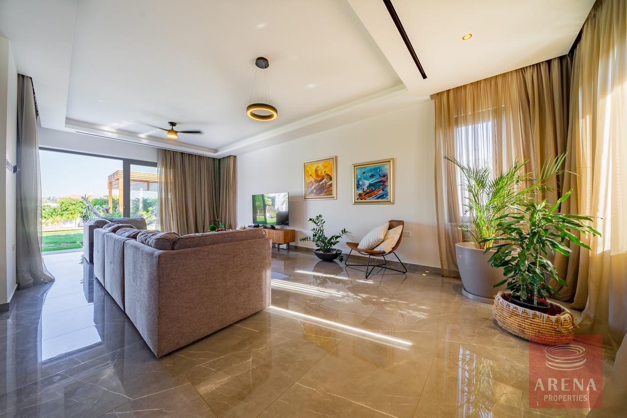 1-5-BED-BUNGALOW-9466-19