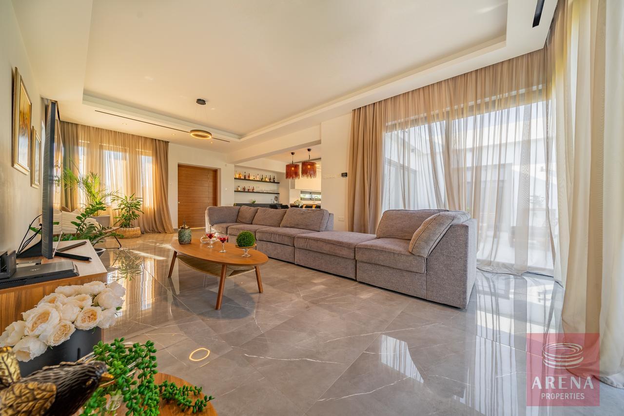 1-5-BED-BUNGALOW-9466-20