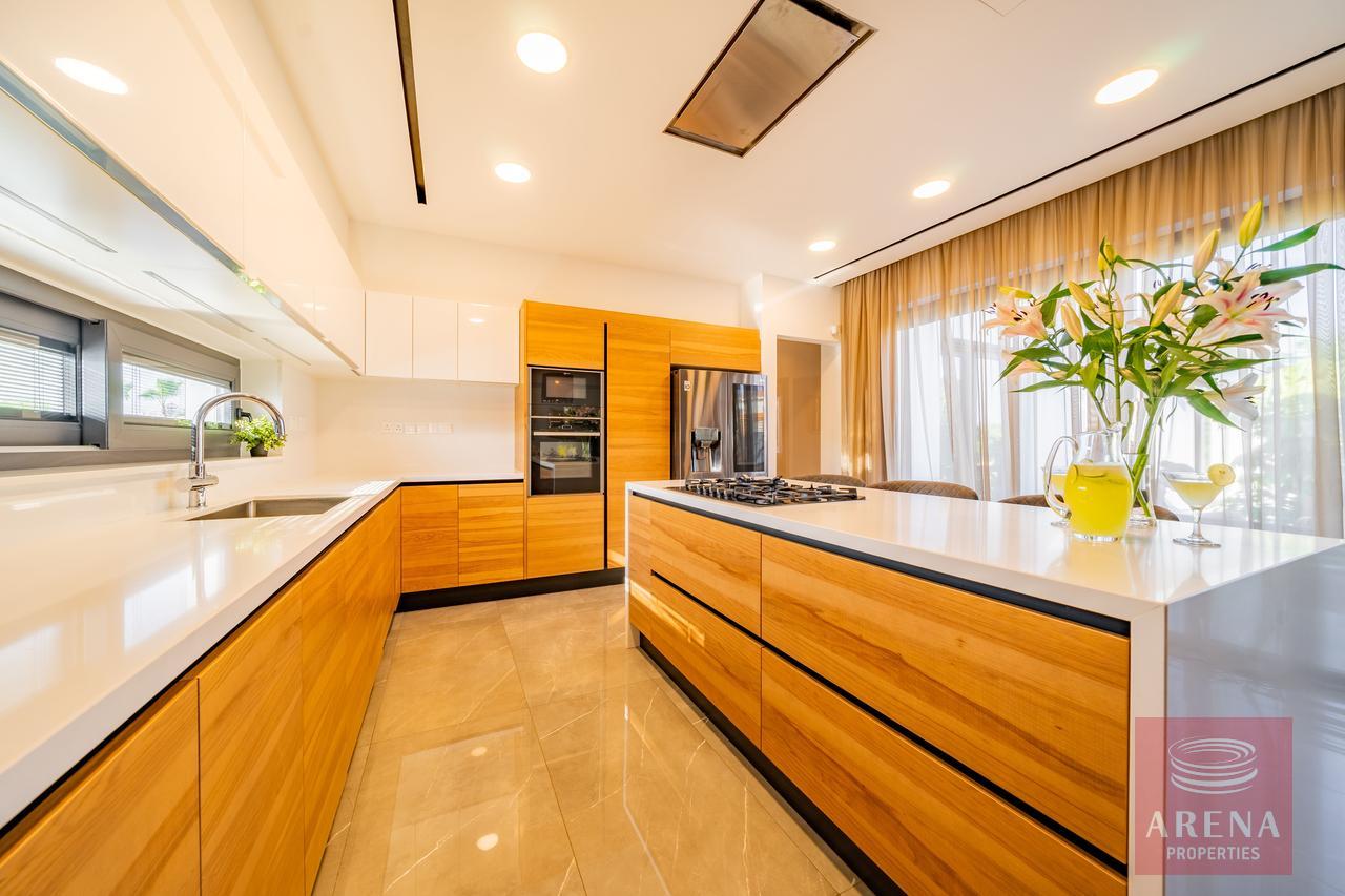 1-5-BED-BUNGALOW-9466-21