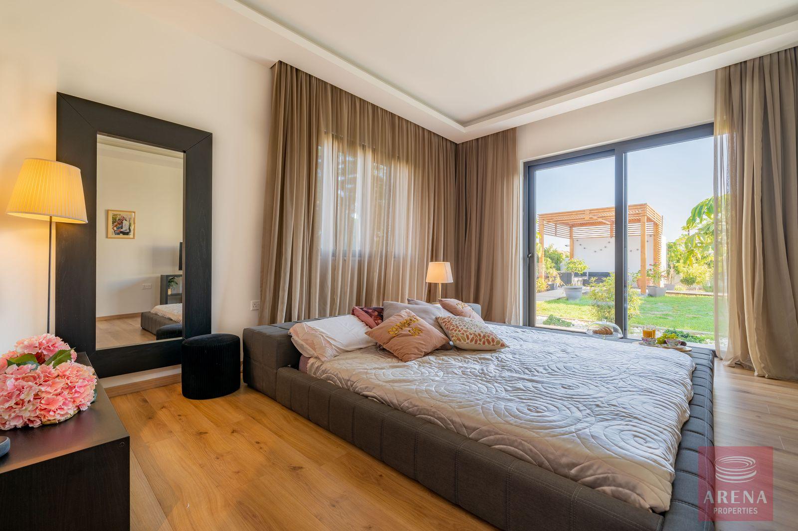 1-5-BED-BUNGALOW-9466-5