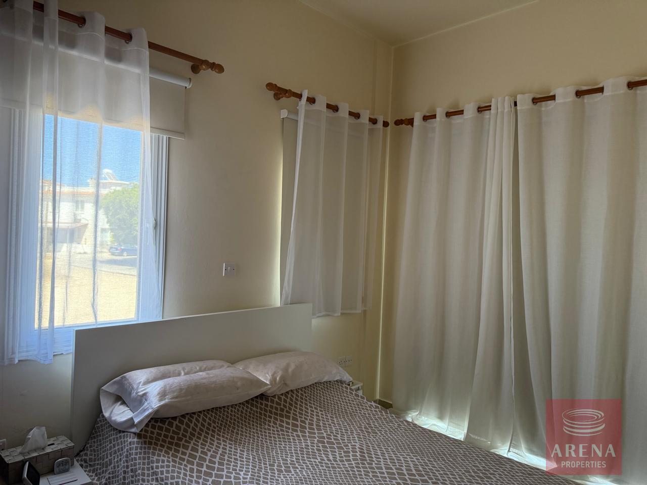 1-APT-DERYNIA-10056-4-3