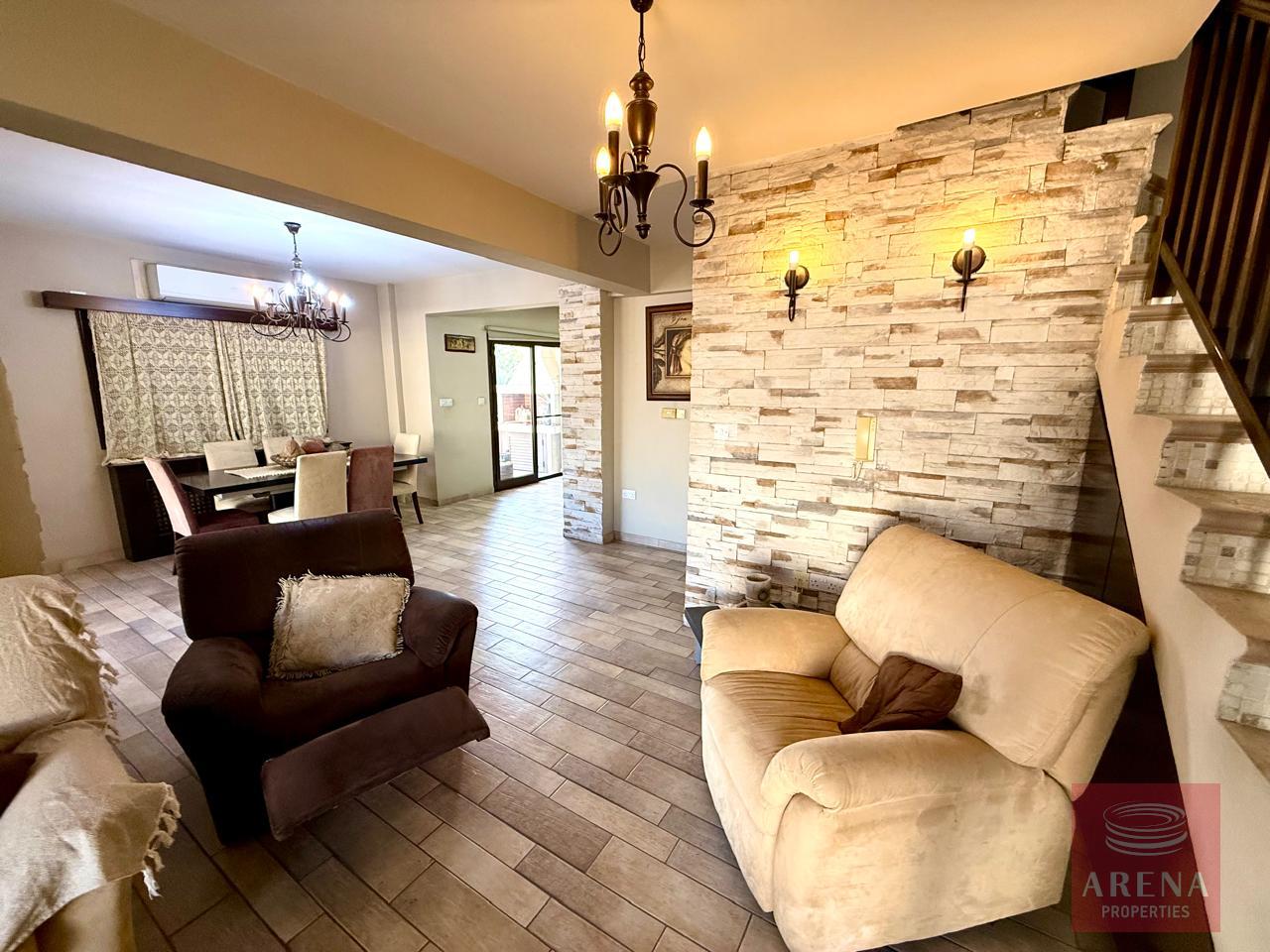 1-APT-DROSIA-10338-5-3