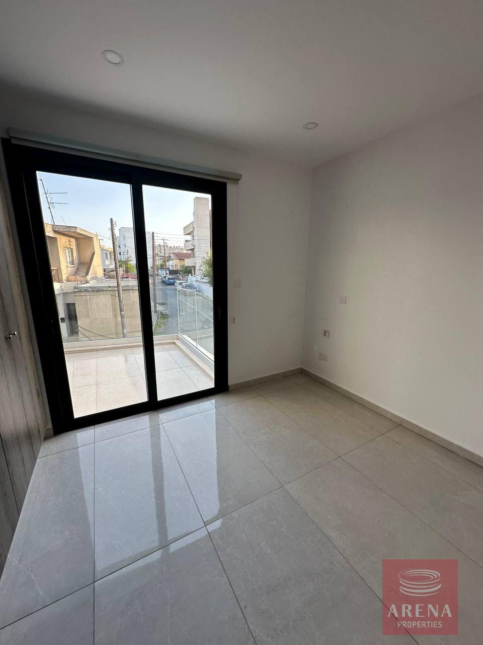 1-APT-FOR-RENT-DROSIA-10195-6-5